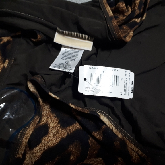 Ladies full piece leopard bathing suit. - Picture 11 of 13